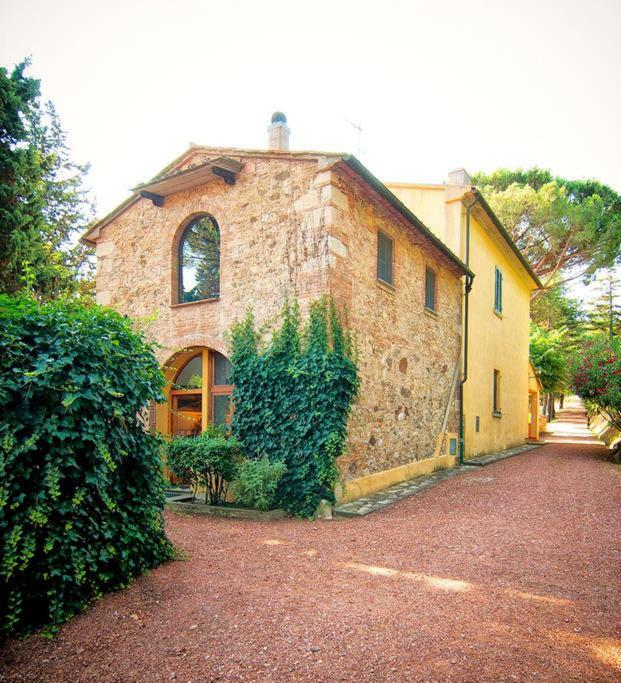Stunning Overlooking Tuscany Hills Villa *